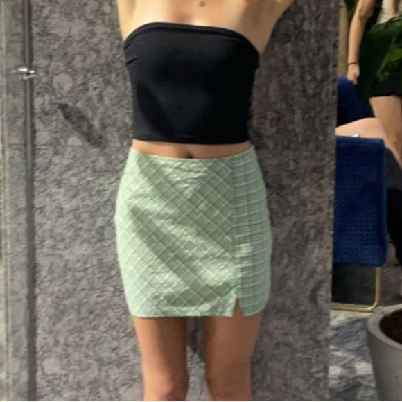 Urban Outfitters Green and Cream Plaid Mini Skirt Size Small - Picture 2 of 4
